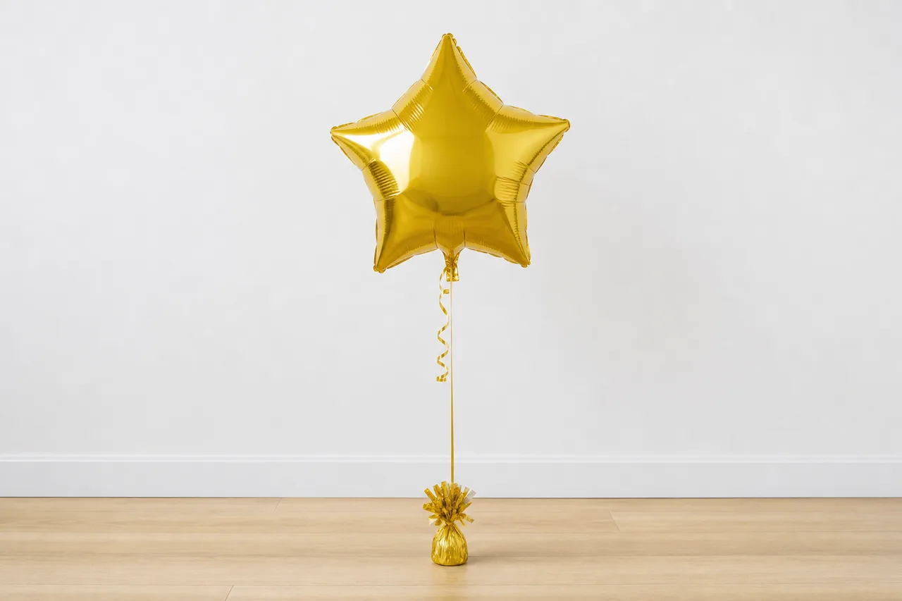 Foil star balloon